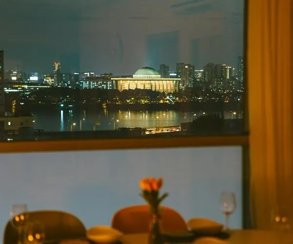 Apartment Fall In The View *