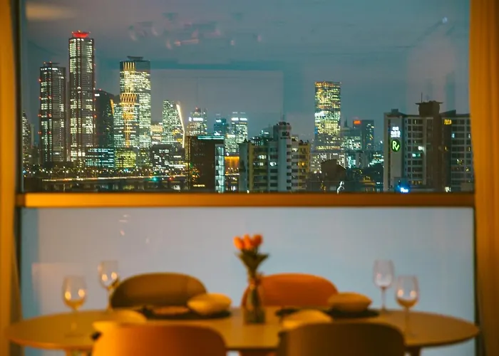Fall In The View Apartment Seoul